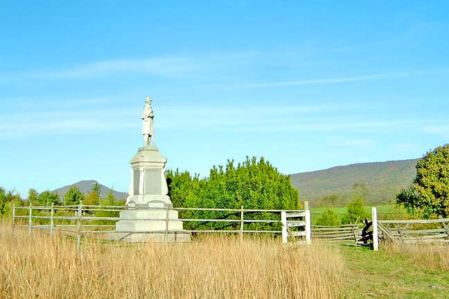 statue of soldier